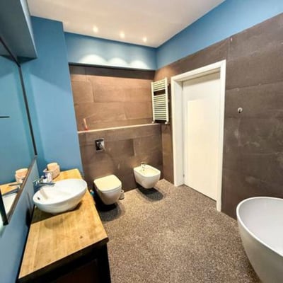 Rental of a comfortable 3-room apartment, 90 m², Mamaia district, Constanța, Romania